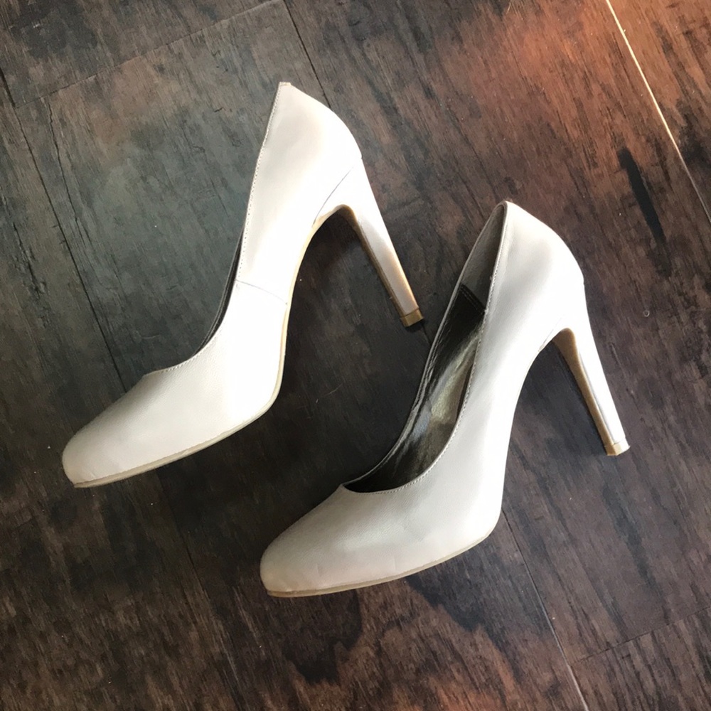 Moda Gray Heels